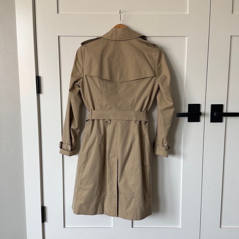 Burberry Chelsea Mid length Trench - Picture 3 of 11